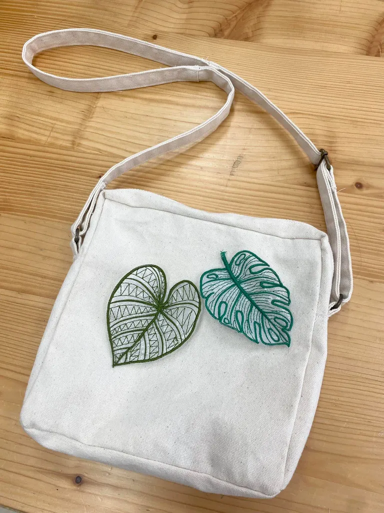 Botanical motif on canvas, single colourway.